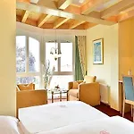 Zum Weißen Stein 4*