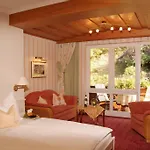Hotel Zum Weißen Stein 4*