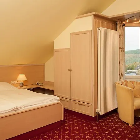 Zum Weissen Stein Hotel 4*