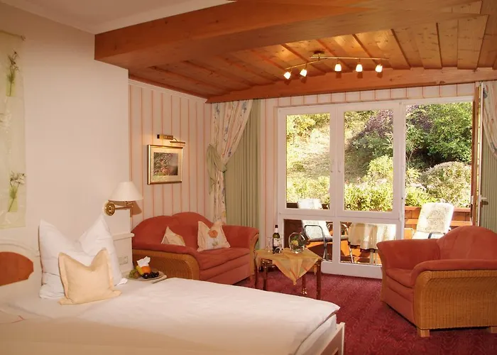 Hotel Zum Weissen Stein 4*